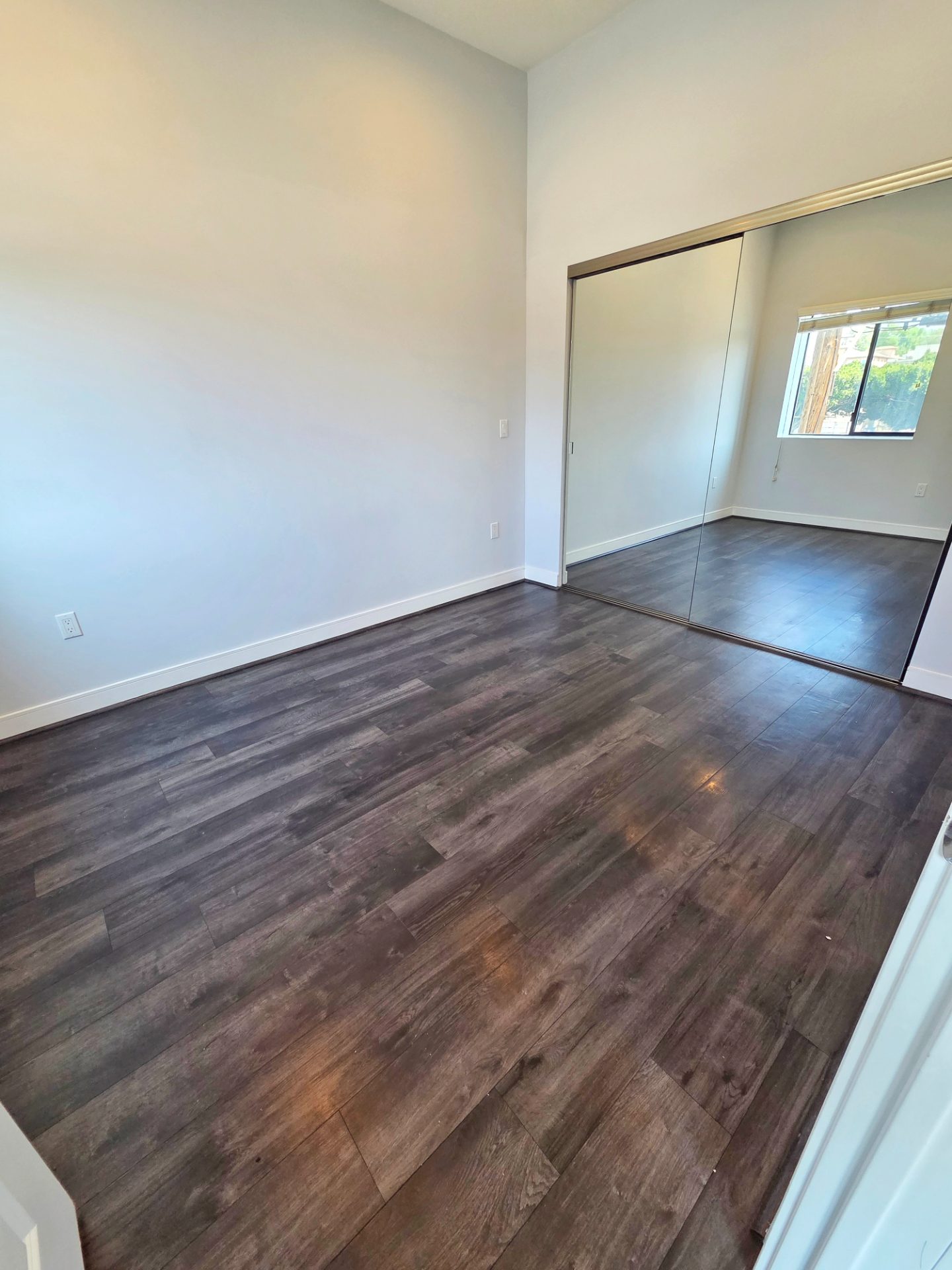 4 bedrooms for lease in West Adams area — 2651 S Hobart Blvd, Los Angeles, CA 90018 — 4 bed, 3 bath, 1,400 sqft — for lease — photo 2
